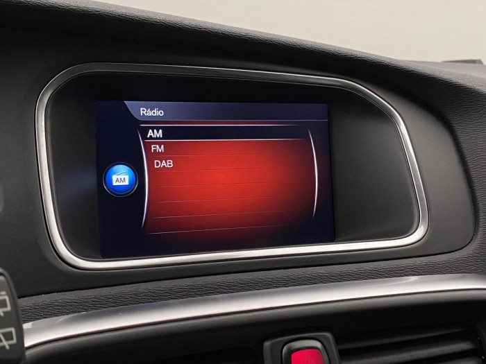 Volvo V40 T3 R-DESIGN AUT REZERVACE
