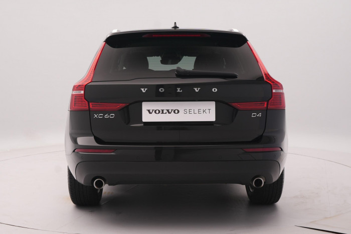 Volvo XC60 D4 MOMENTUM CZ REZERVACE 2.0 d Momentum