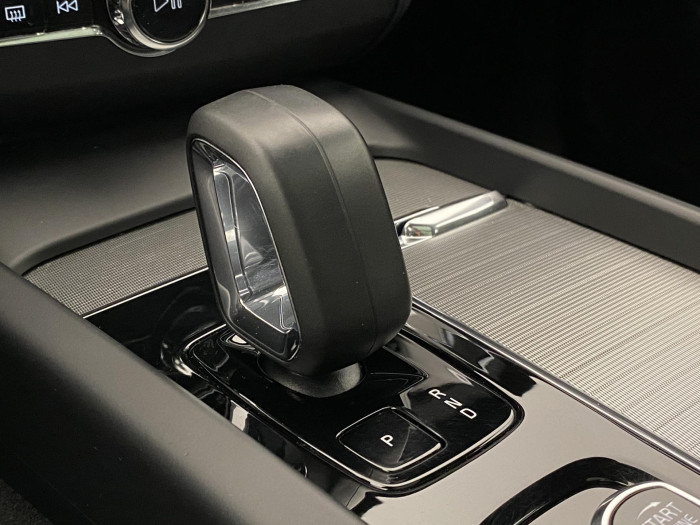 Volvo XC60 B5 AWD R-DESIGN AUT