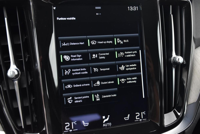 Volvo V60 T8 AWD RECHARGE REZERVACE