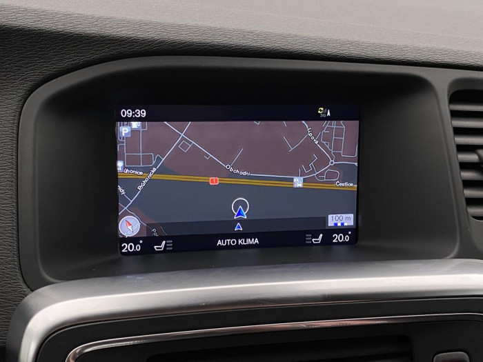 Volvo V60 CC D4 AWD SUMMUM AUT REZERVACE 2.4 d CC CC Summum