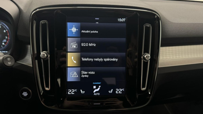 Volvo XC40 B4 MOMENTUM REZERVACE 2.0 Momentum