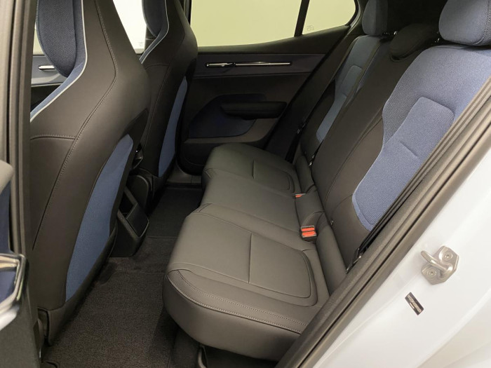 Volvo EX30 PURE ELECTRIC RECHAR. CORE RWD