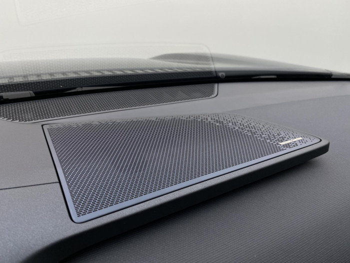 Lynk & Co 08 MORE PHEV