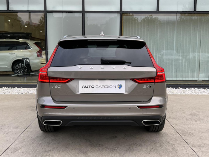 Volvo V60 CROSS COUNTRY B4 AWD Aut 1.maj