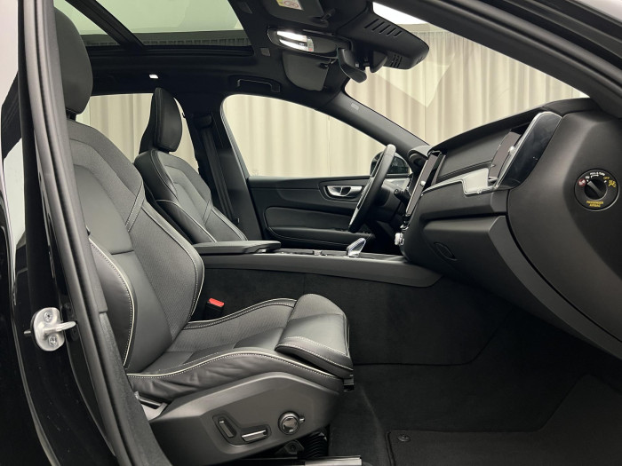 Volvo XC60 B5 AWD ULTRA BLACK EDITION AUT 2.0 Edition