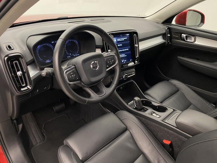 Volvo XC40 T4 MOMENTUM AUT CZ 2.0 Momentum