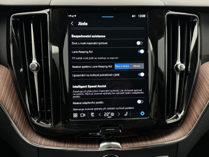 Volvo XC60 T8 AWD RECHARGE BRIGHT PLUS