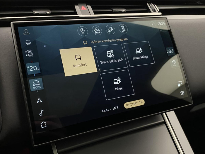 Land Rover Range Rover Velar REZERVACE!