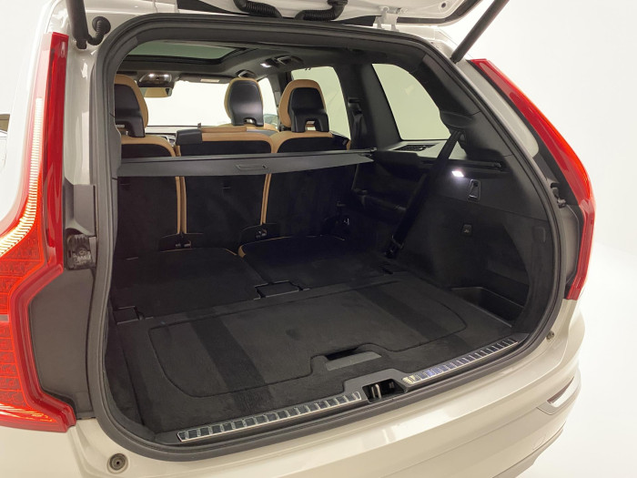 Volvo XC90 D5 AWD INSCRIPTION CZ 7míst 2.0 d