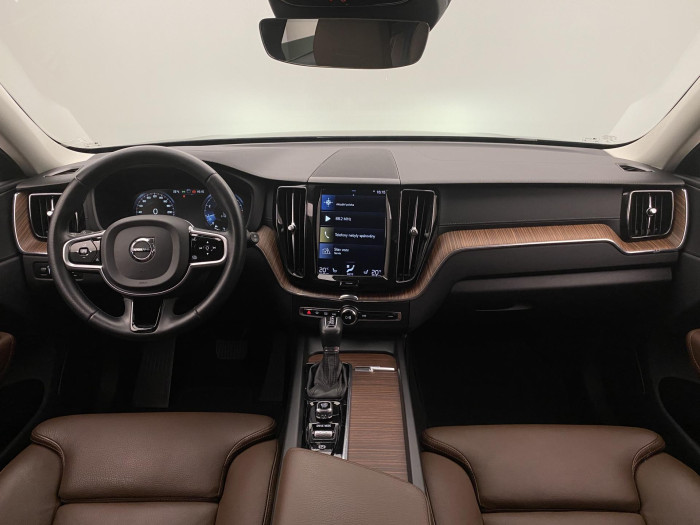 Volvo XC60 T5 AWD INSCRIPTION AUT CZ