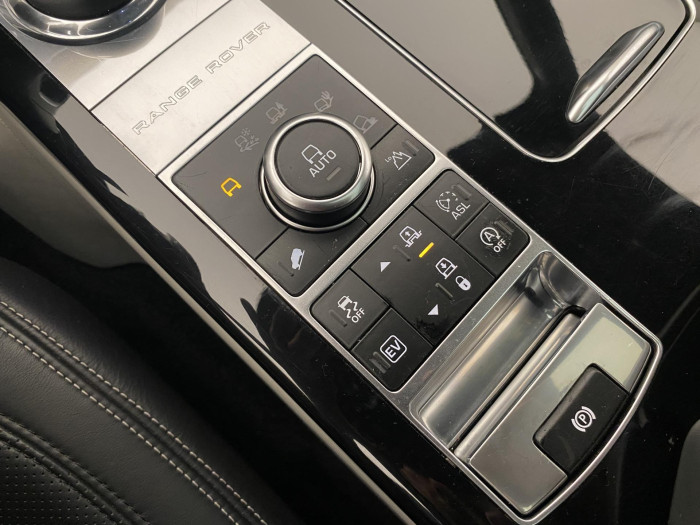 Land Rover Range Rover HYBRID AUTOBIOGRAPHY REZERVACE