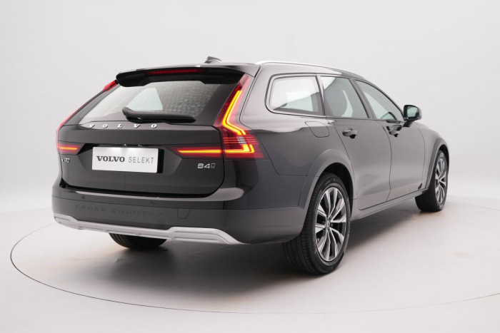 Volvo V90 CC B4 AWD PLUS AUT CZ 1.maj.