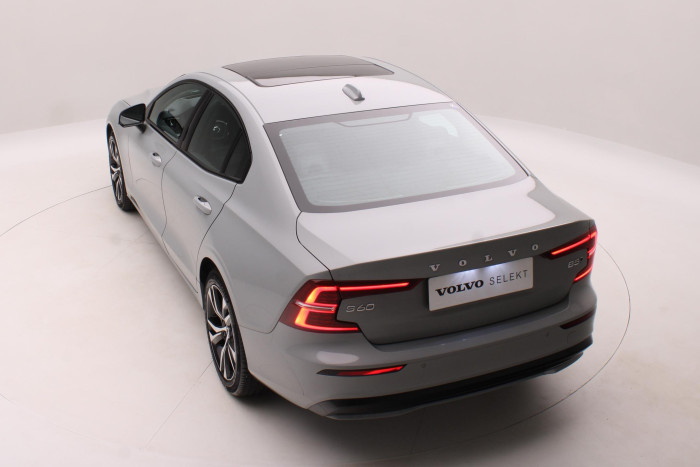 Volvo S60 B5 AWD ULTIMATE DARK AUT