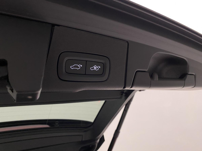 Volvo XC60 B5 AWD ULTIMATE DARK AUT CZ