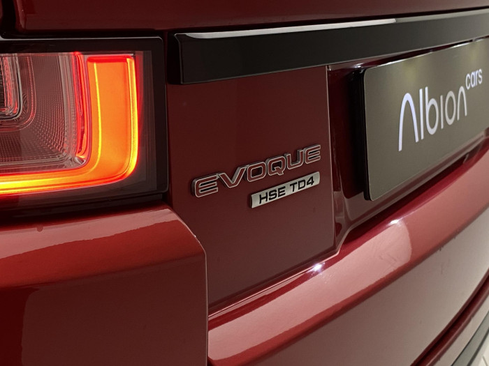 Land Rover Range Rover Evoque 2.0 TD4 DYNAMIC REZERVACE 2.0 TD Dynamic