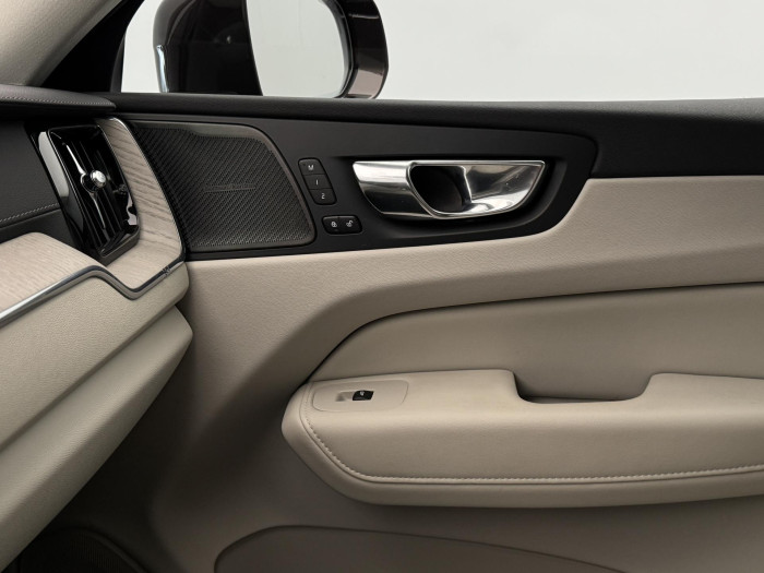 Volvo XC60 B5 AWD INSCRIPTION AUT