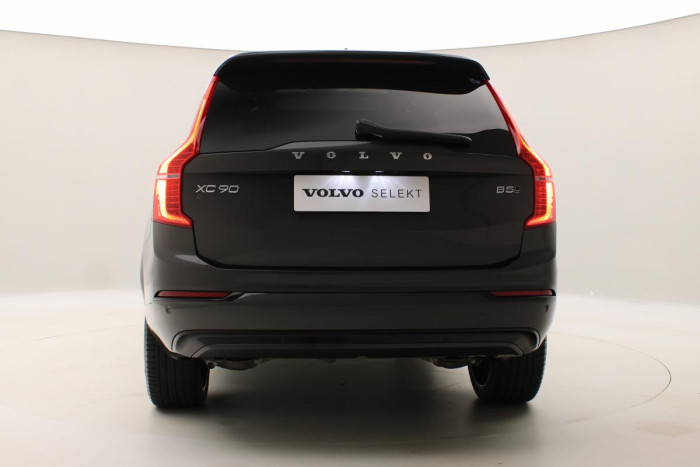 Volvo XC90 B5 AWD ULTIMATE DARK REZERVACE