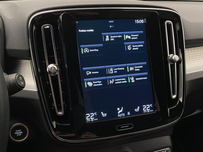 Volvo XC40 B4 MOMENTUM AUT CZ 2.0 Momentum