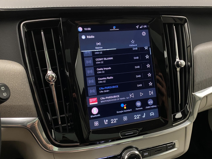 Volvo V90 T8 AWD Plug-in DARK ULTRA