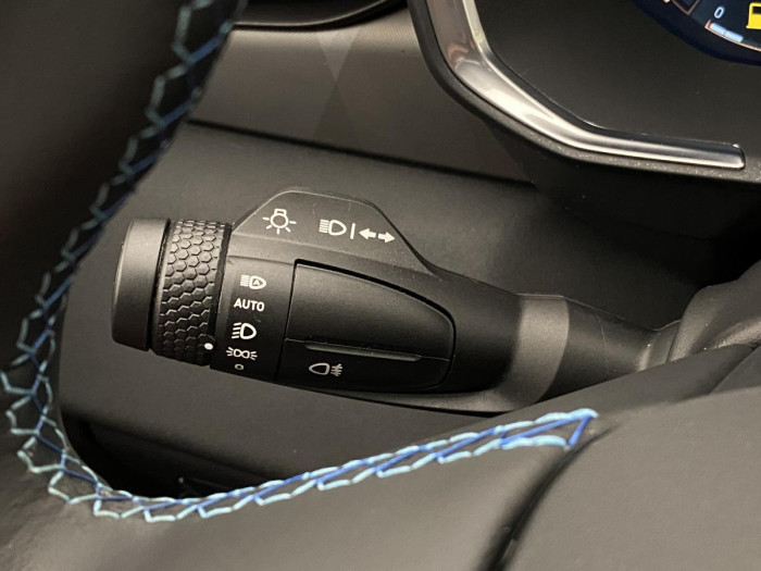 Lynk & Co 01 PHEV DCT AUT REZERVACE