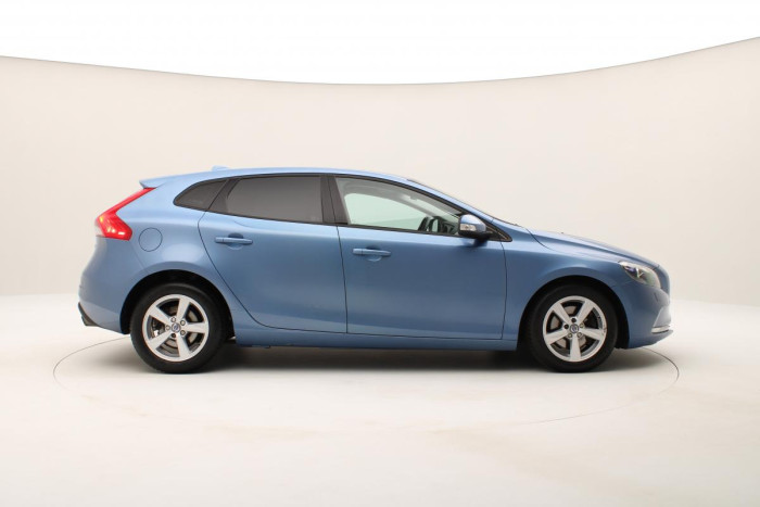 Volvo V40 T2 NEZÁVISLÉ TOPENÍ REZERVACE