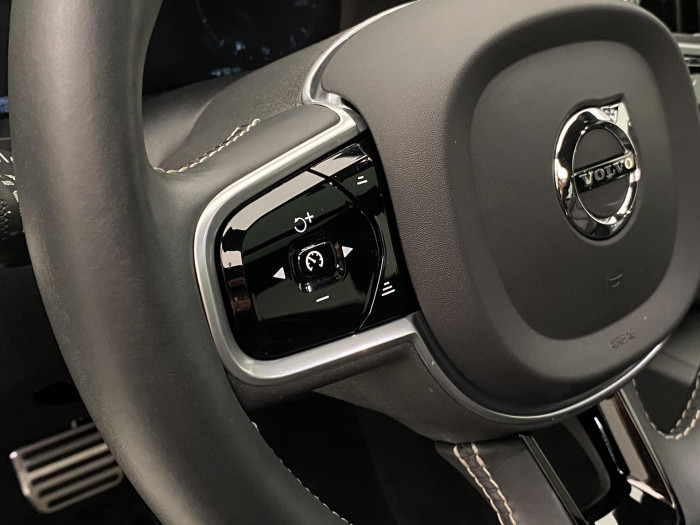 Volvo XC60 B5 AWD R-DESIGN AUT