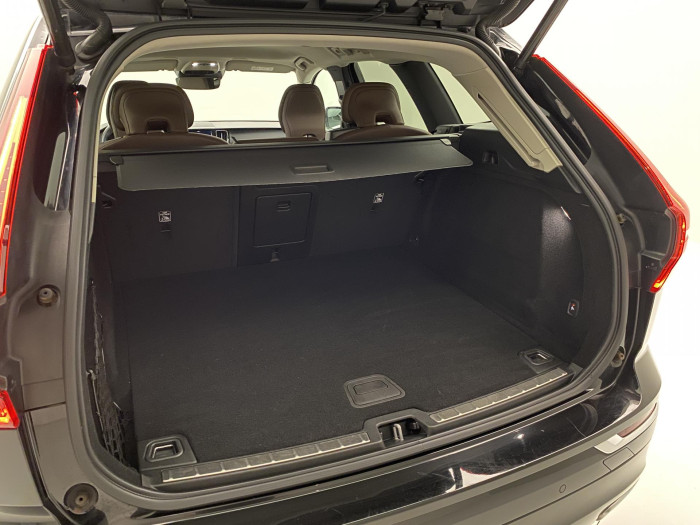 Volvo XC60 T5 AWD INSCRIPTION AUT CZ