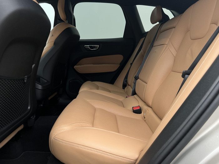 Volvo XC60 T5 AWD INSCRIPTION AUT CZ