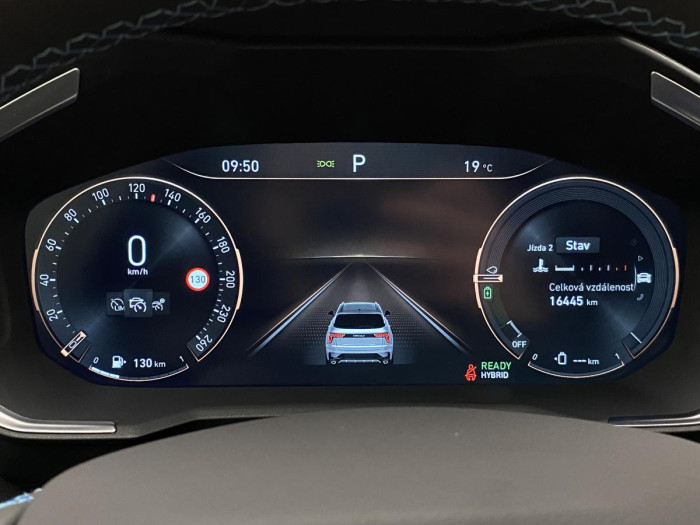 Lynk & Co 01 PHEV DCT AUT 1.maj. REZERVACE