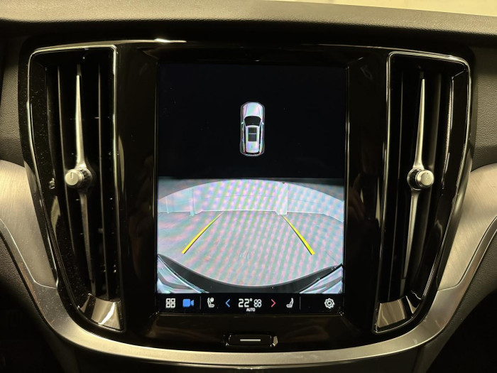 Volvo V60 B3 CORE AUT REZERVACE