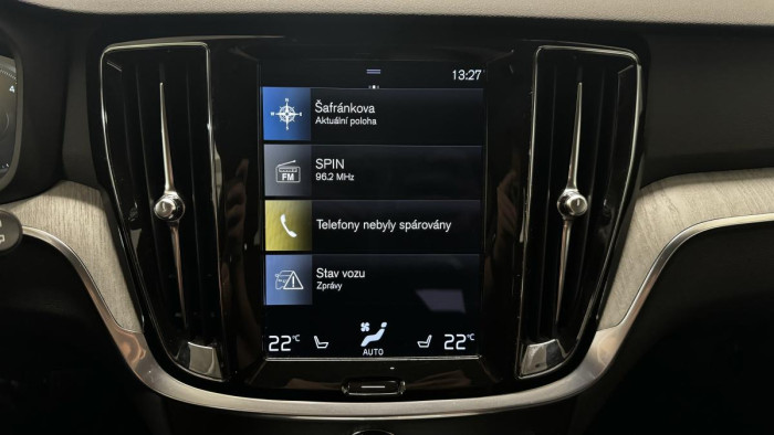Volvo V60 CROSS COUNTRY B4 REZERVACE