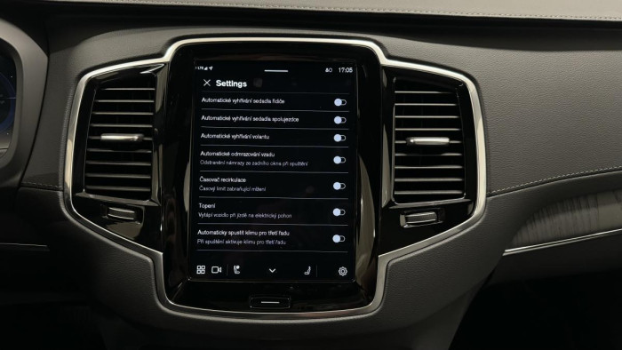 Volvo XC90 T8 AWD RECHARGE REZERVACE
