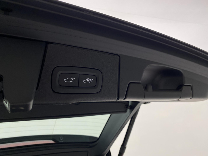 Volvo XC60 B5 AWD PLUS BLACK EDITION AUT