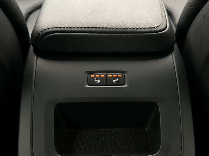 Volvo XC60 B5 AWD PLUS DARK AUT CZ