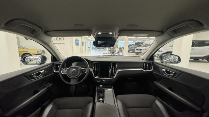 Volvo V60 B4 MOMENTUM ADVANCED REZERVACE 2.0 Momentum