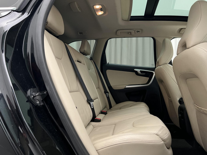 Volvo XC60 D3 AWD MOMENTUM AUT CZ 2.4 d Momentum