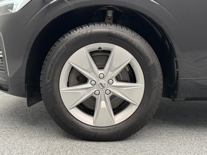 Volvo XC60 B4 AWD CORE CZ 1. maj