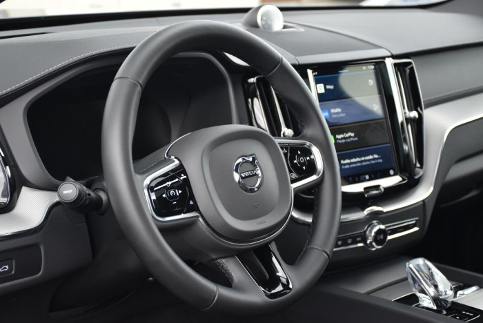 Volvo XC60 B5 AWD ULTIMATE REZERVACE