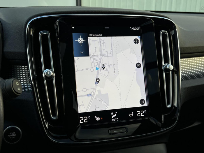 Volvo XC40 T5 R-DESIGN RECHARGE REZERVACE