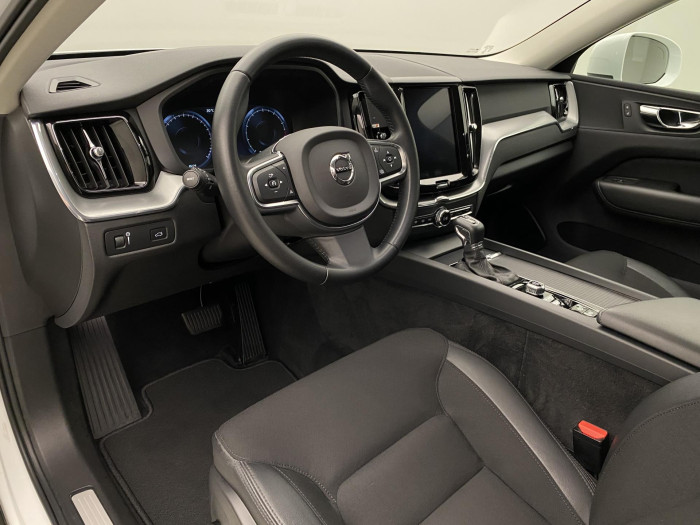 Volvo XC60 T4 MOMENTUM AUT CZ 1.maj 2.0 Momentum