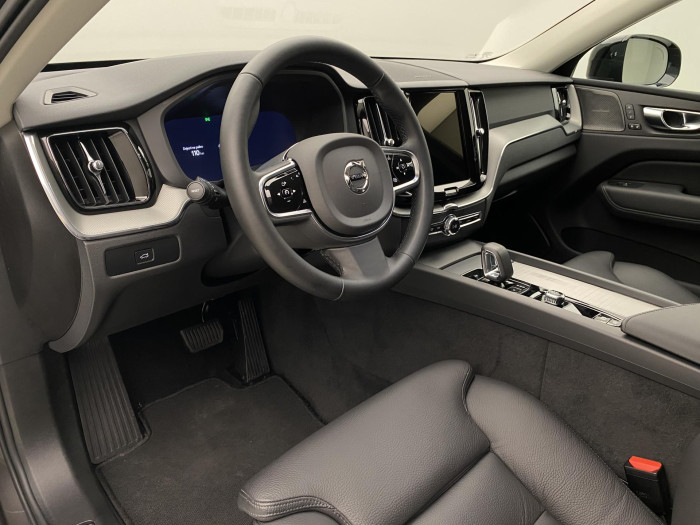 Volvo XC60 B5 AWD DARK PLUS AUT CZ