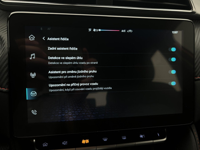 MG ZS 1.0T EXCLUSIVE AUT CZ 1.maj. 1.0 Exclusive