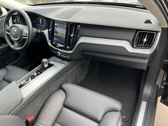 Volvo XC60 B4 AWD DARKPLUS Aut 1.maj.