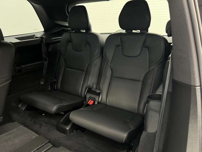 Volvo XC90 B5 AWD R-DESIGN 7MÍSTNÁ AUT