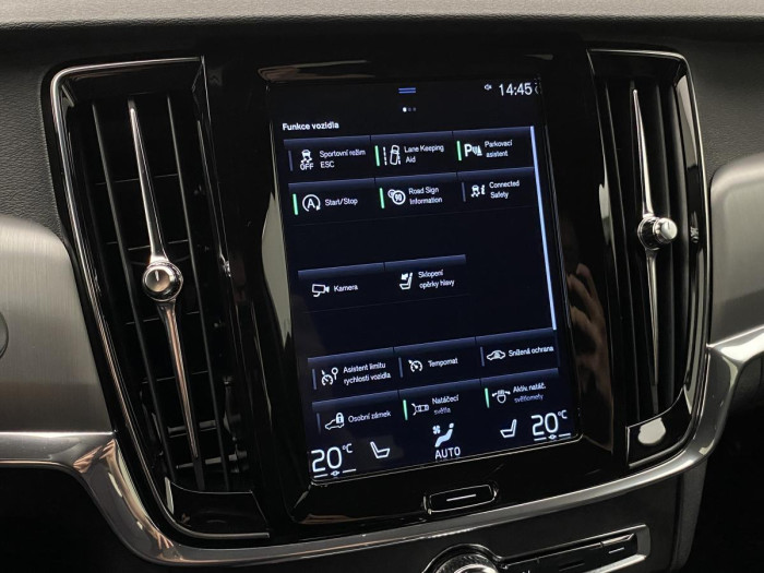 Volvo V90 D4 AWD MOMENTUM REZERVACE 2.0 d Momentum