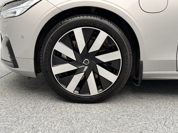 Volvo V90 T6 AWD RECHARGE DARK 1.maj