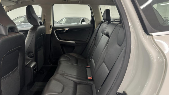 Volvo XC60 D5 AWD SUMMUM REZERVACE 2.4 d Summum