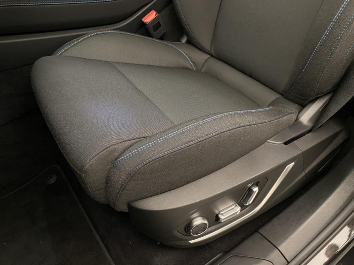 Lynk & Co 01 PHEV DCT AUT 1.maj