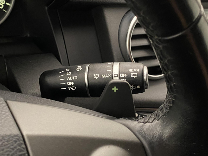 Land Rover Discovery 3.0 TDV6 S AWD REZERVACE